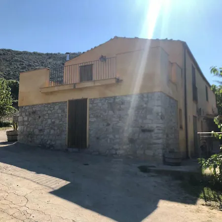 Alloggio per agriturismo Ilardo Collesano